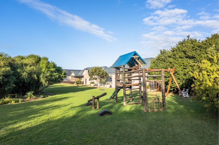 4 Bedroom Property for Sale in Kraaibosch Country Estate Western Cape
